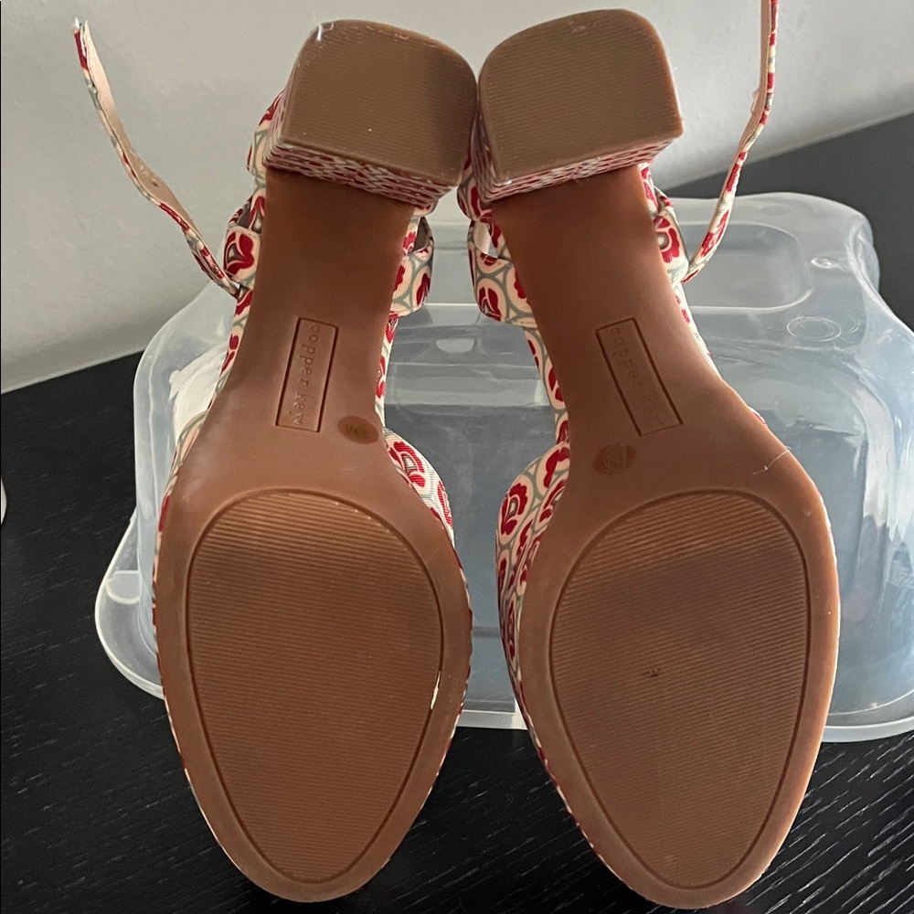 Chic Patterned Women's Platform Heels - Picture 5 of 5